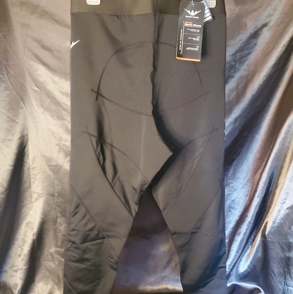 Ready Pard Medium Compression Capri Tights - Picture 9 of 10